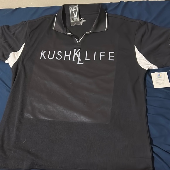 KUSHLIFE Tops - KUSHLIFE TRI-MOUNTAIN performance tee